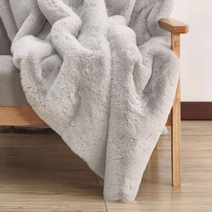 Faux Rabbit Fur Washable Rugs for Bedroom Light Grey Fluffy Rug for Living Room - Image 4