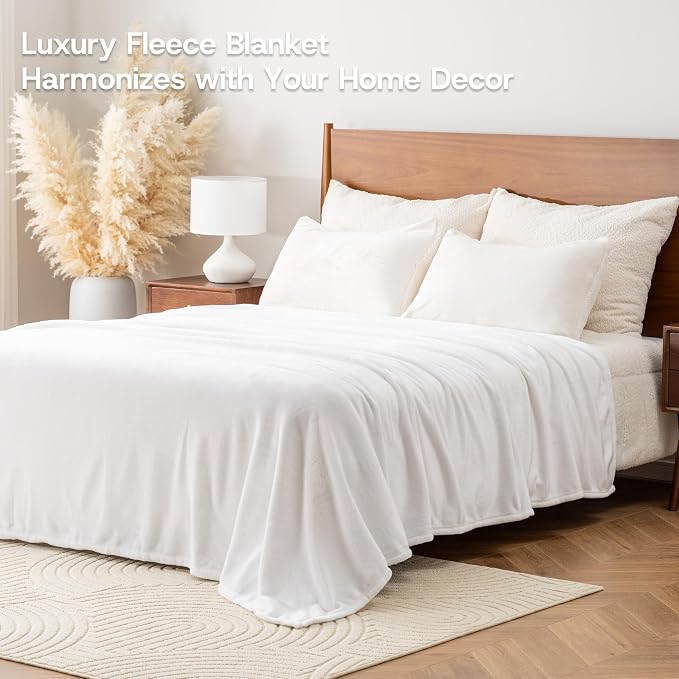 Luxury Fleece Warm Blanket, Soft Lightweight Velvety Plush Blanket - Image 2