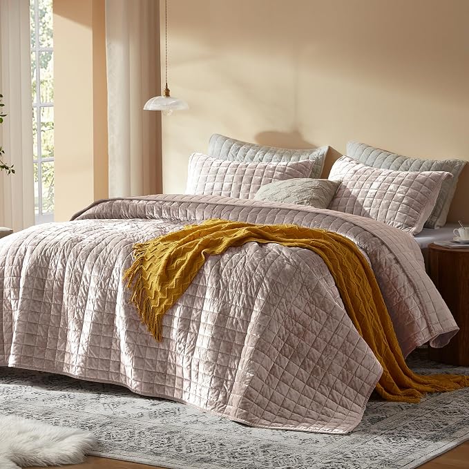 LEAONME Velvet Quilt California King-118''x106'', Lightweight Dusty Pink - Image 2